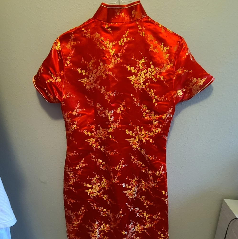 Geisha style red silk fress